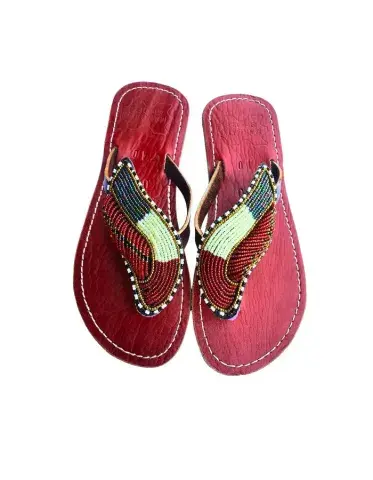 Sandales Artisanales Perlées Rouge, Noir & Vert — Grand Motif Aile (Taille 40)