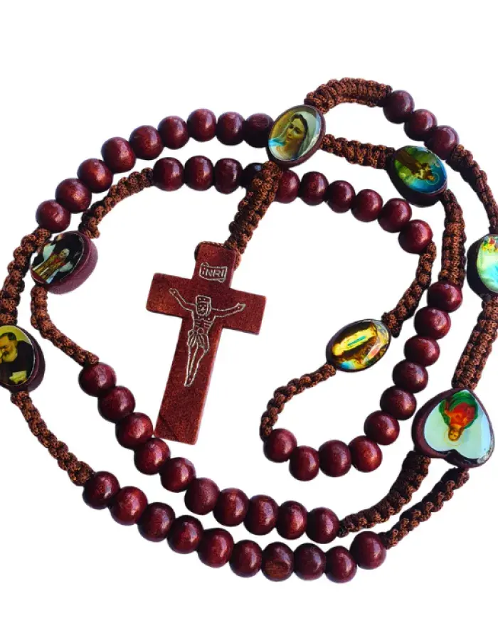 Chapelet en Bois Foncé avec Médaillons Sacrés – Croix Gravée