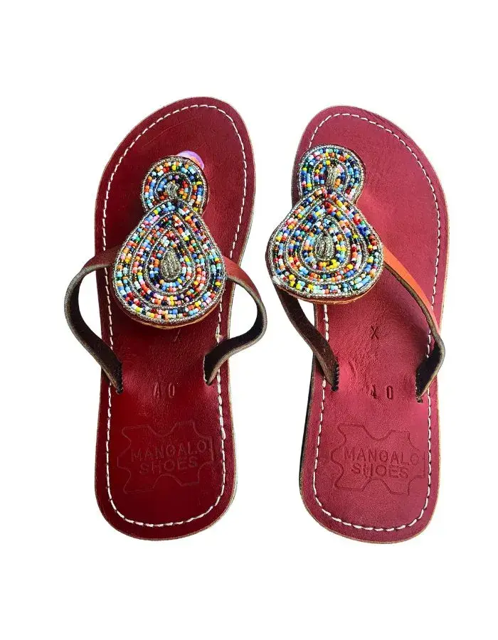 Sandales Artisanales Perlées Bordeaux & Ivoire — Bracelet Cheville Trois Médaillons, Modèle II (Taille 40)