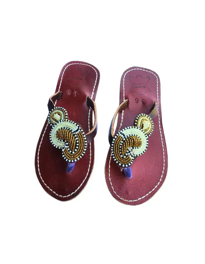 Sandales Artisanales Perlées Bordeaux & Or — Nœud Doré (Taille 36)